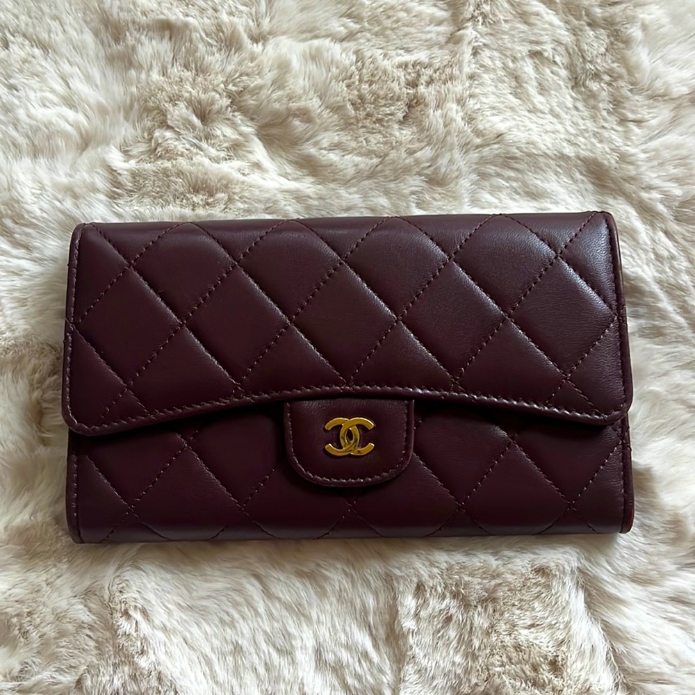 CHANEL Wallet in Burgundy Leather